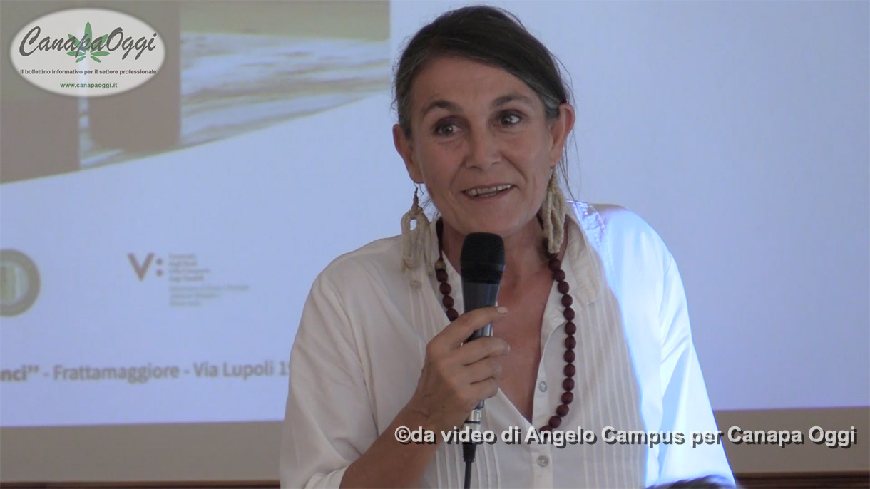 Rachele Invernizzi Federcanapa al Concorso Migliore Olio di Semi di Canapa 2019